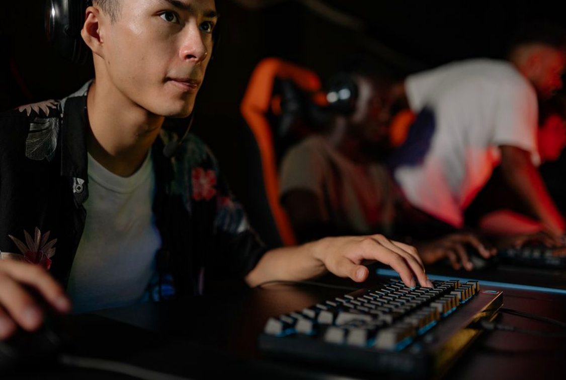 game dealer Debet